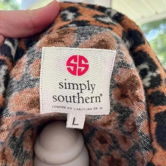 Simply Southern animal print shacket large - Picture 5 of 8